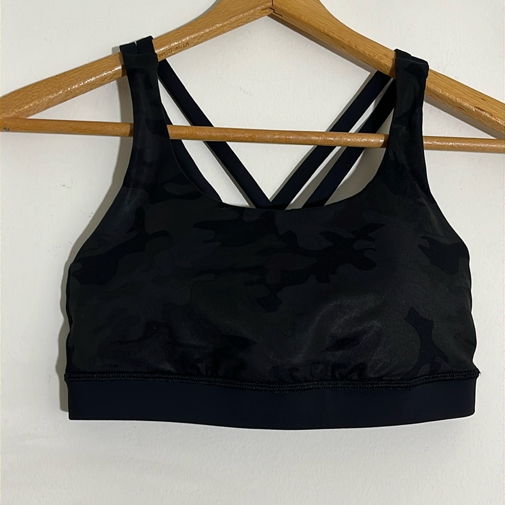 LULULEMON Women’s 6 Black Gray Camo Criss Cross Back Padded Sports Bra